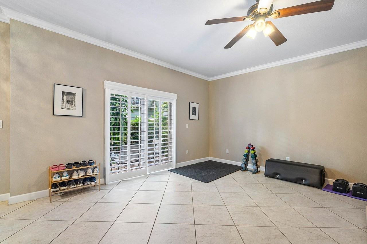 34 Northwest 7th Street - Photo 5 of 19