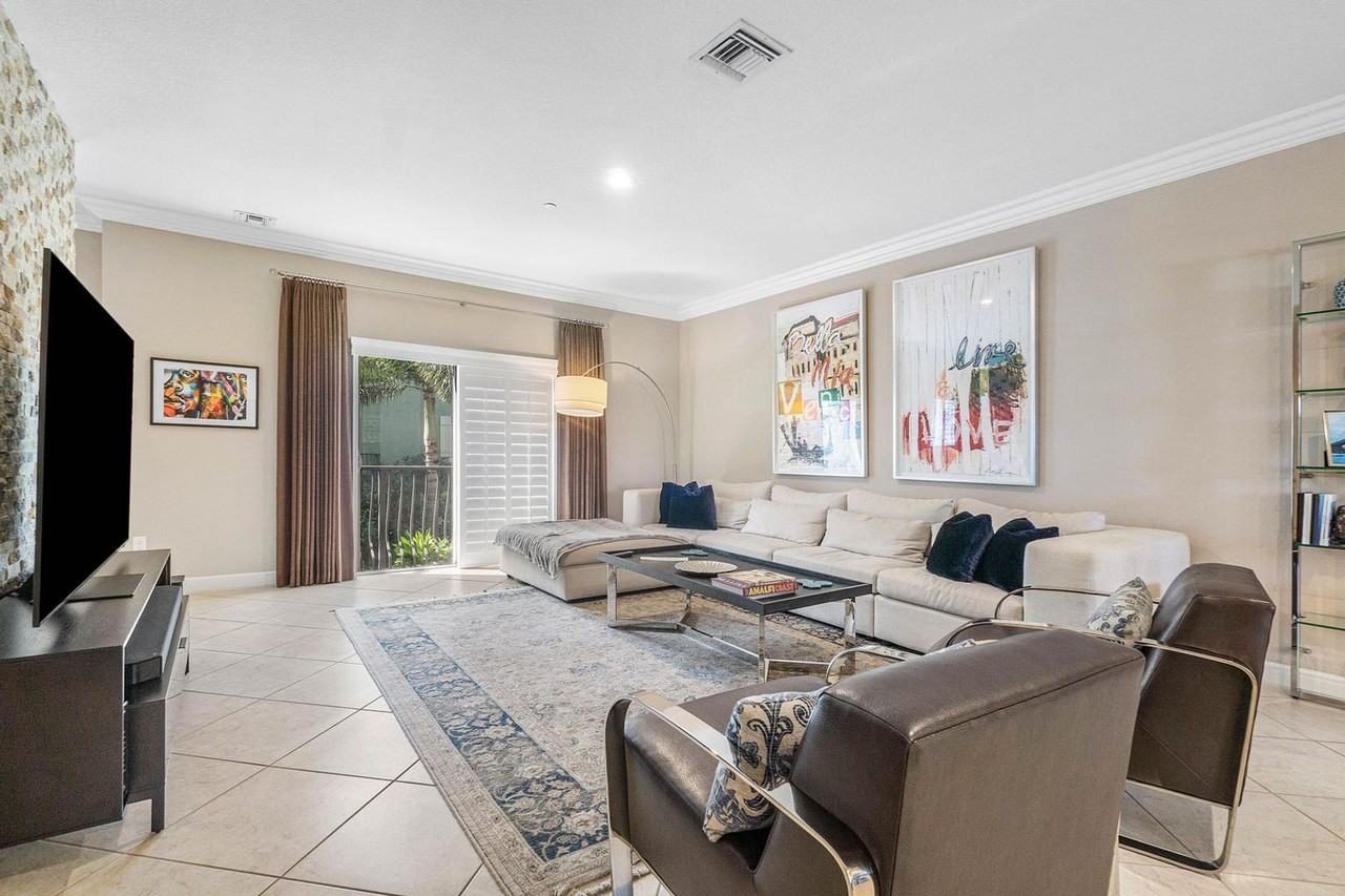 34 Northwest 7th Street - Photo 7 of 19