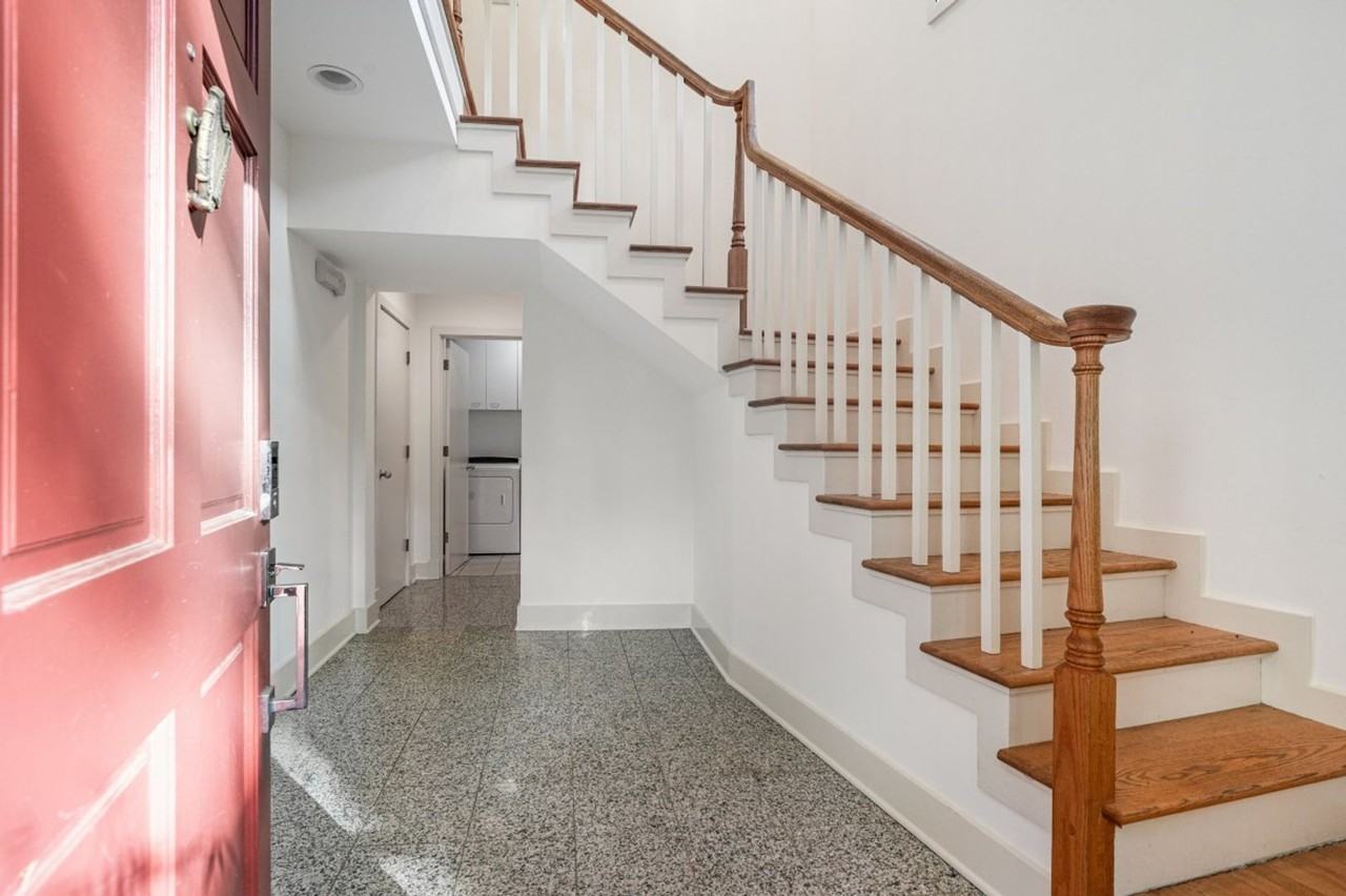 2216 19th Ave E - Photo 2 of 23