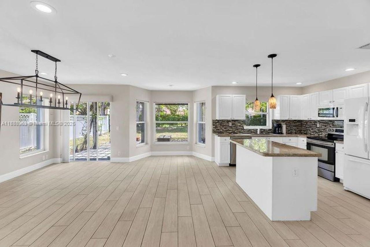 10766 Crescendo Cir - Photo 5 of 16