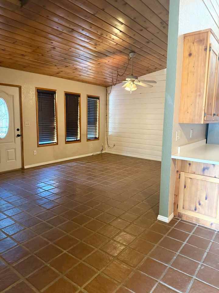 2322 Cottage Ave - Photo 3 of 12