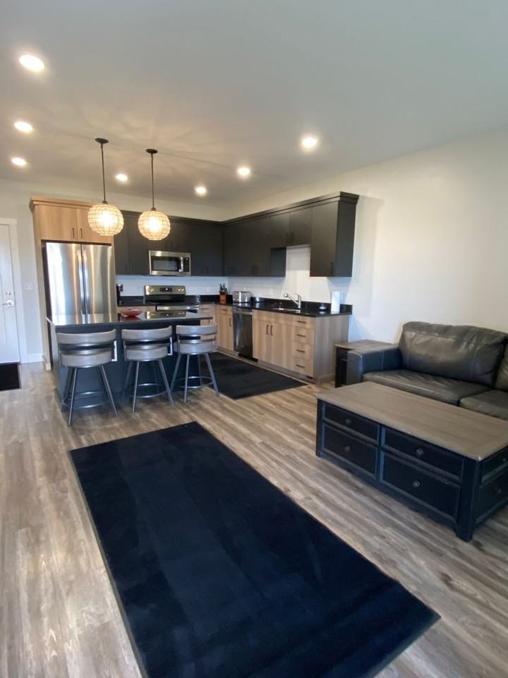 1620 Hubbard Way - Photo 2 of 19