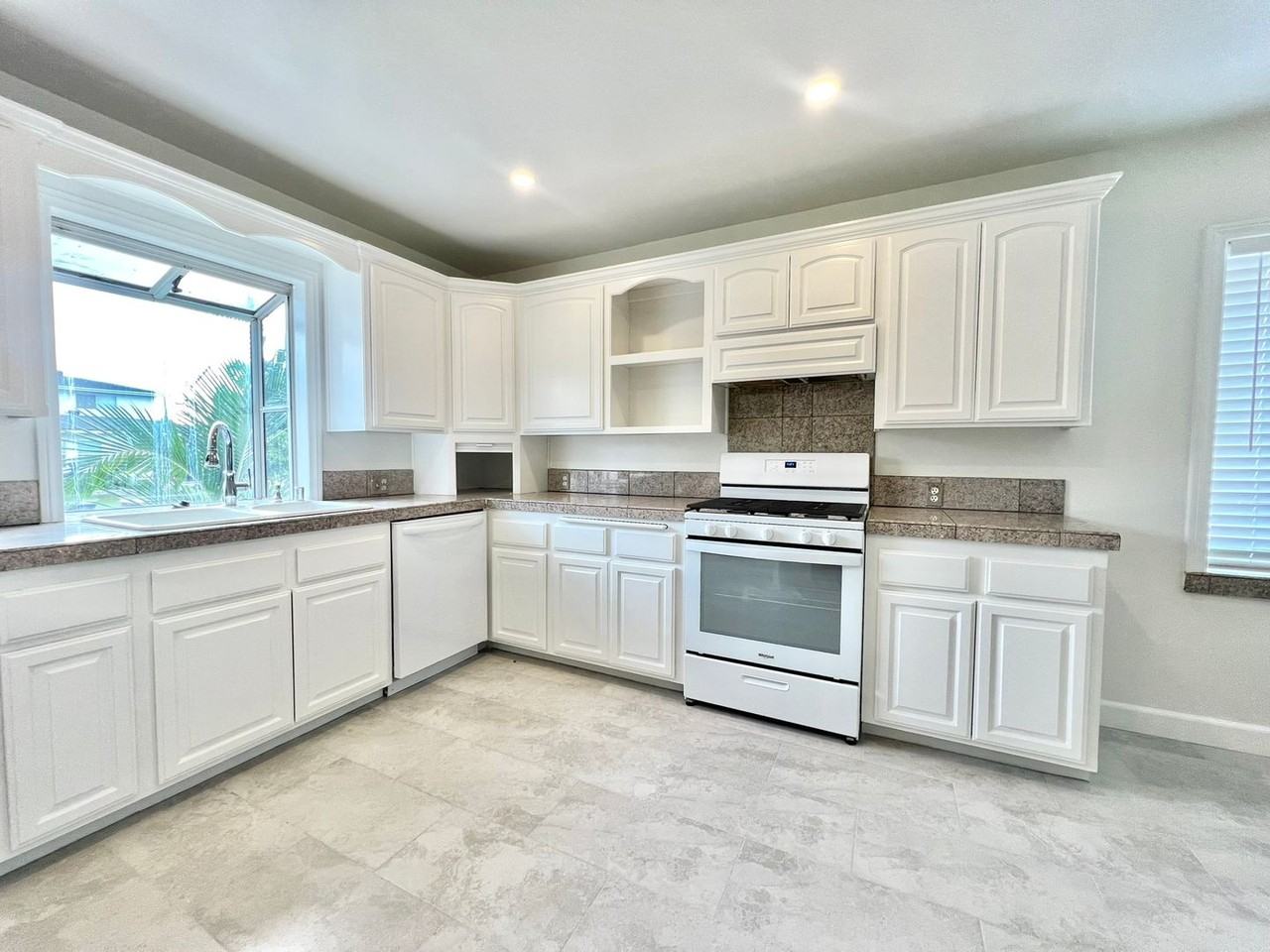 519 Cherry St - Photo 4 of 41
