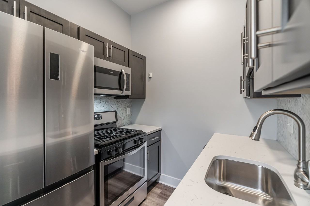 806 N 41st St - Photo 2 of 28