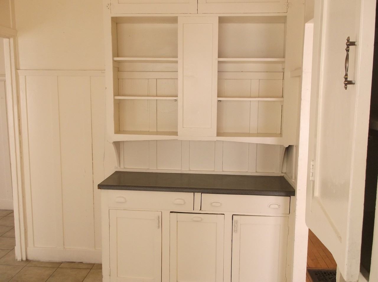 222 W 9th St - Photo 2 of 13