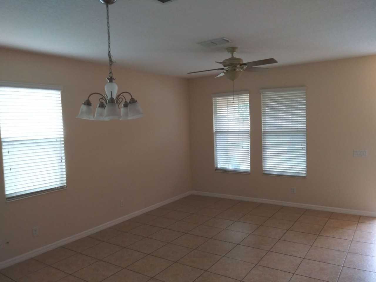 13836 Pickett Reserve Ct - Photo 3 of 13
