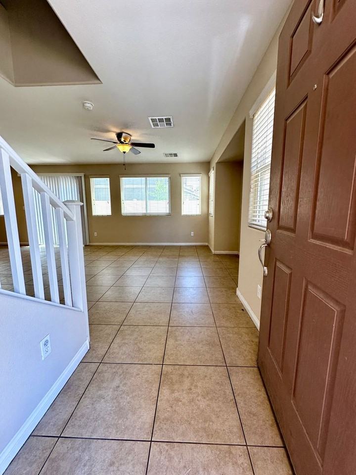 6038 Devers Court - Photo 3 of 28