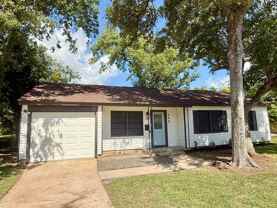 209 Laurel St - Photo 1 of 1