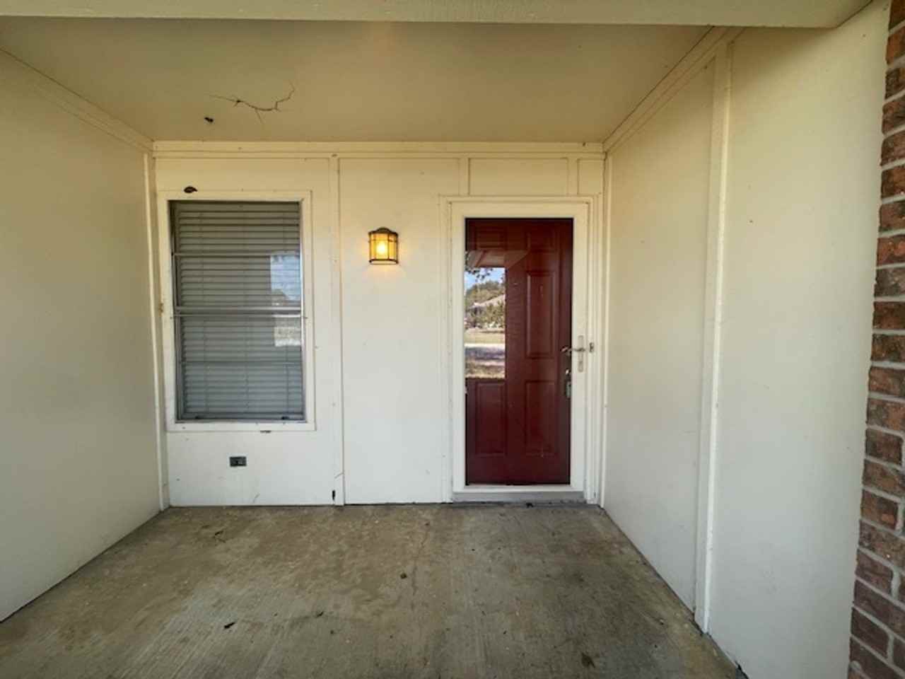 8116 Irish Dr - Photo 3 of 28
