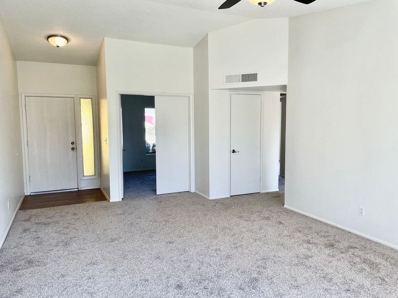 2111 N Los Altos Dr - Photo 3 of 27