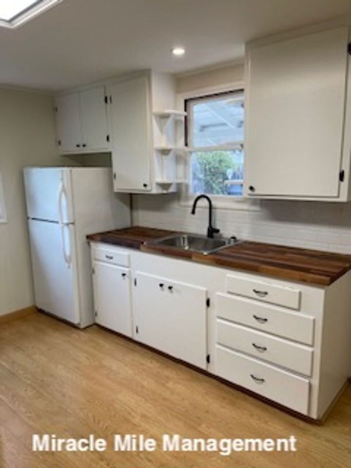 658 Olive Avenue - Photo 5 of 16