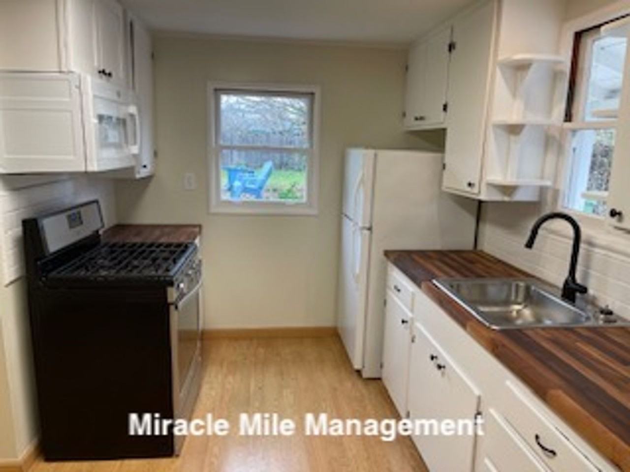 658 Olive Avenue - Photo 7 of 16