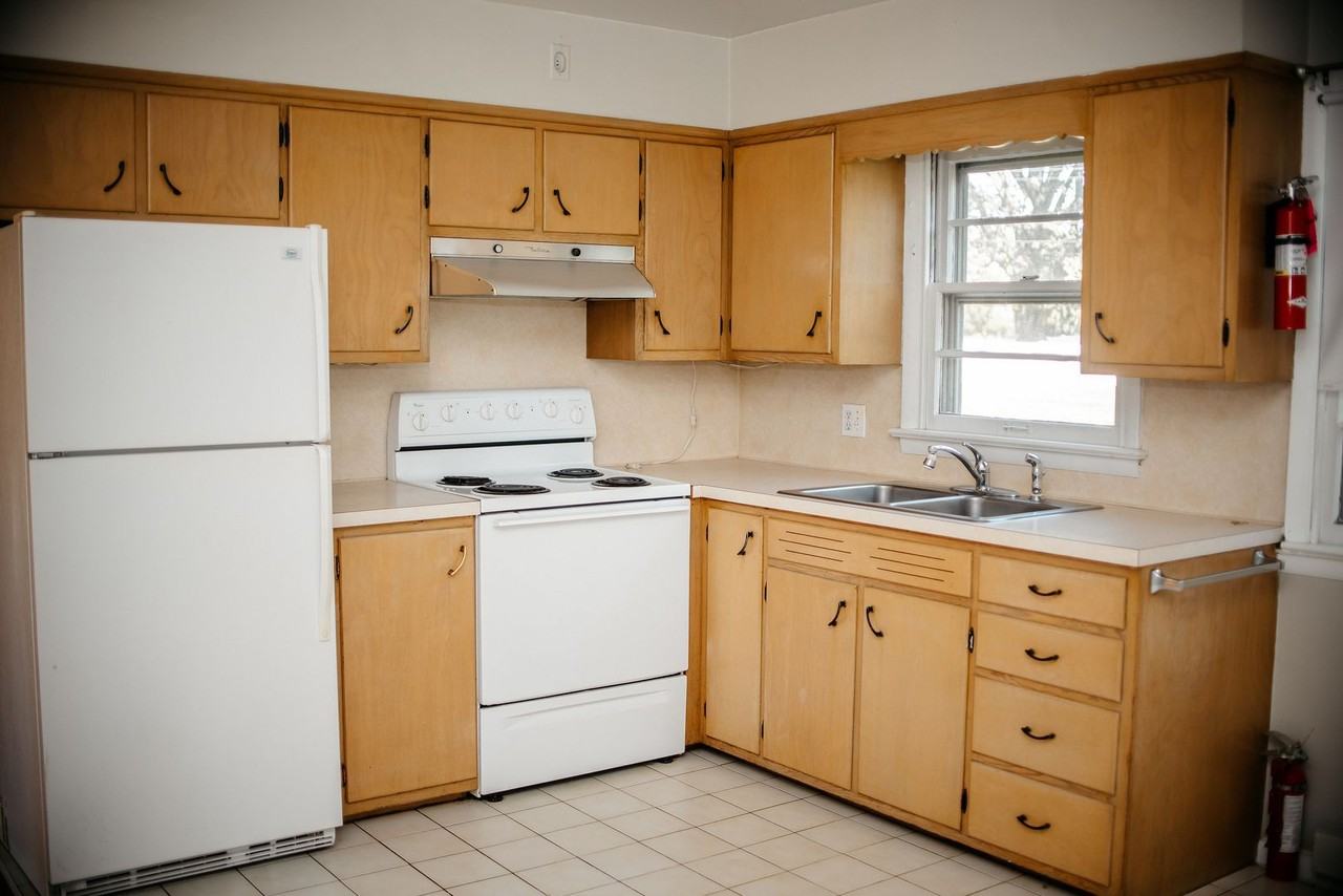 1012 Pecks Rd - Photo 2 of 14