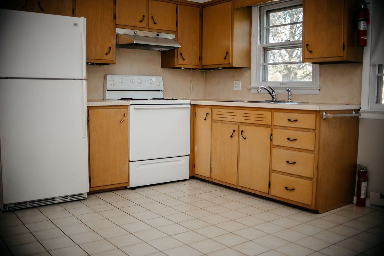 1012 Pecks Rd - Photo 3 of 14