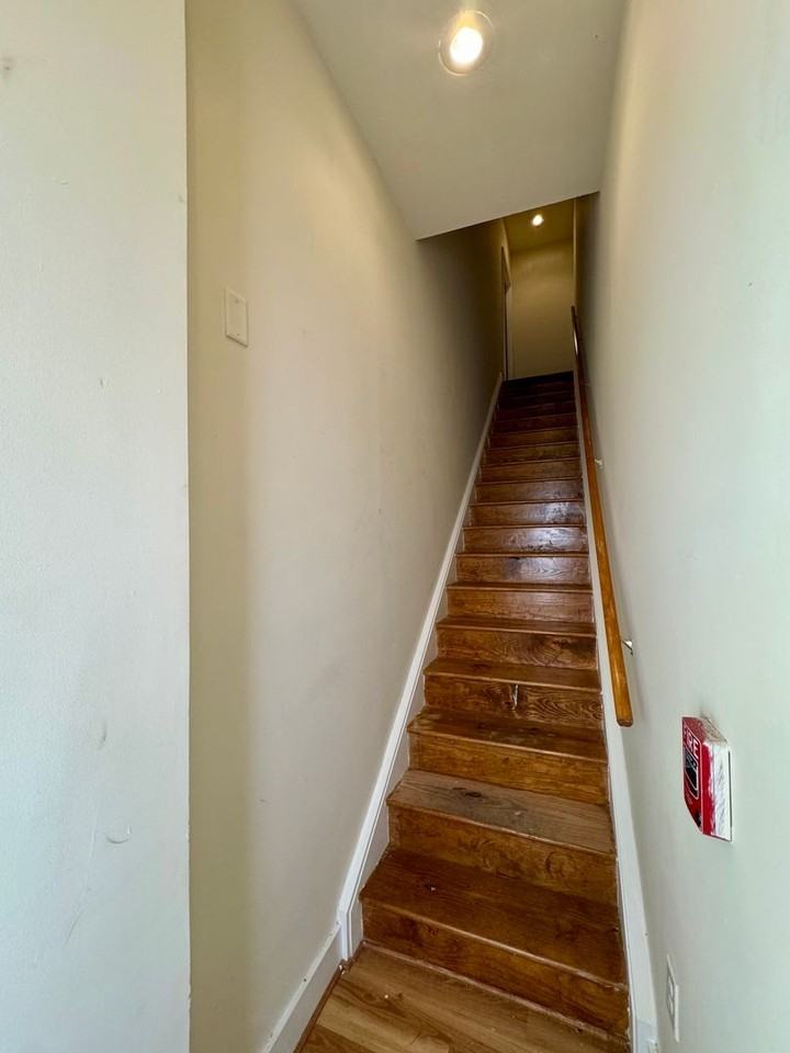 1502 W Baltimore St - Photo 2 of 18