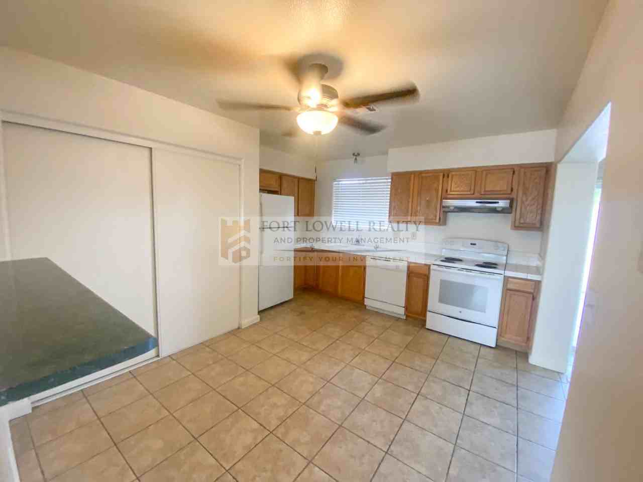 18001 N 29th Dr - Photo 3 of 13