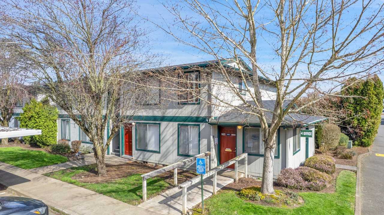 #116 CARLTON SQUARE APARTMENTS - Photo 2 of 36