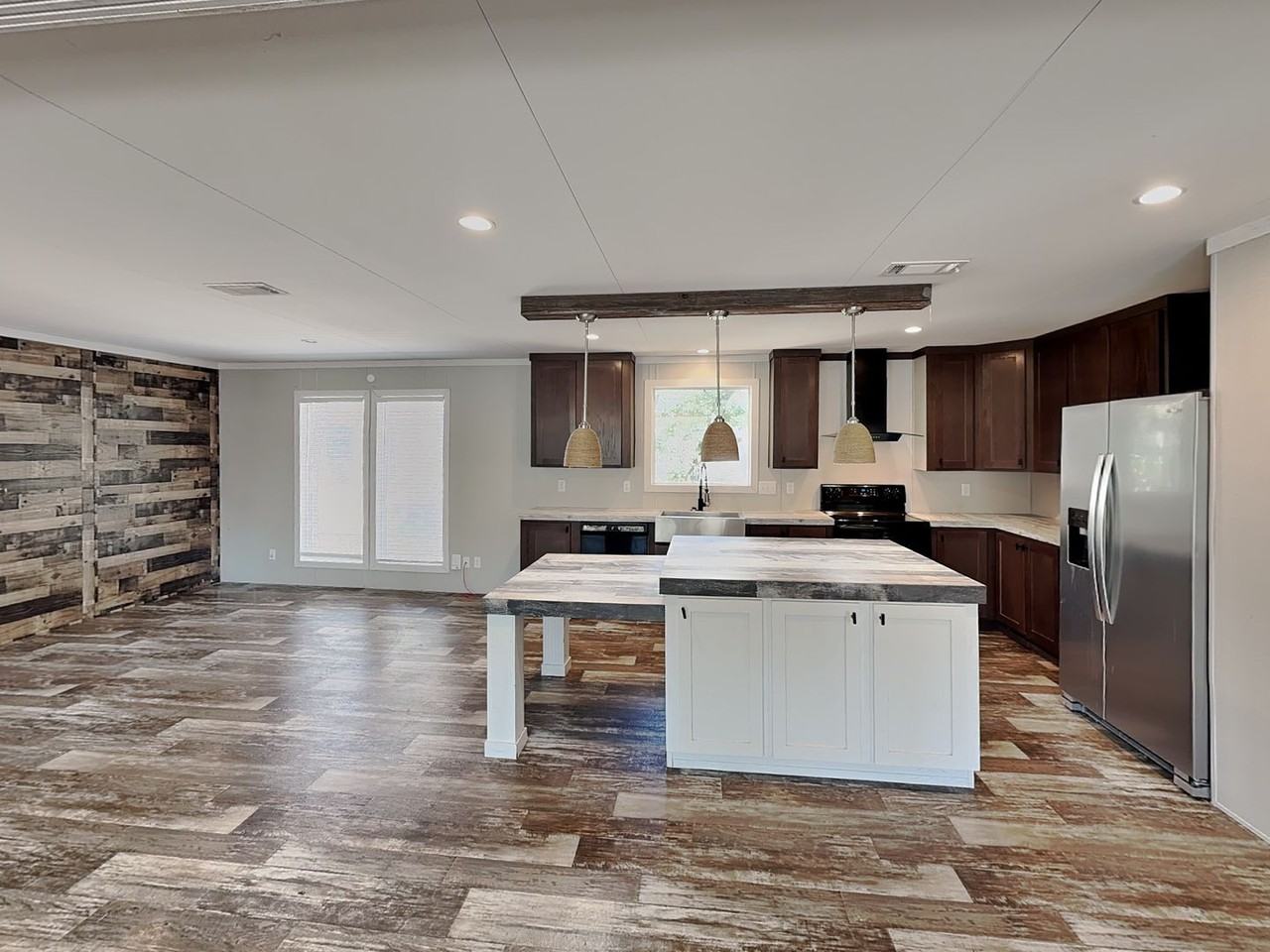 1601 Quail Run - Photo 3 of 16