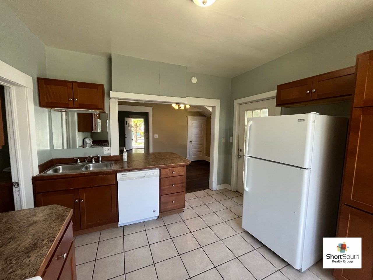 1108 Watson St Sw - Photo 4 of 22