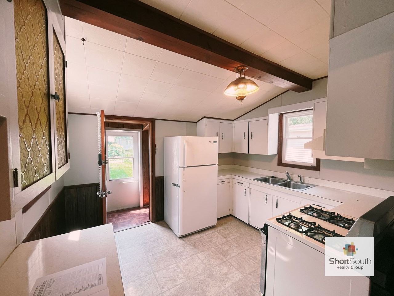 1030 Watson St Sw - Photo 3 of 17