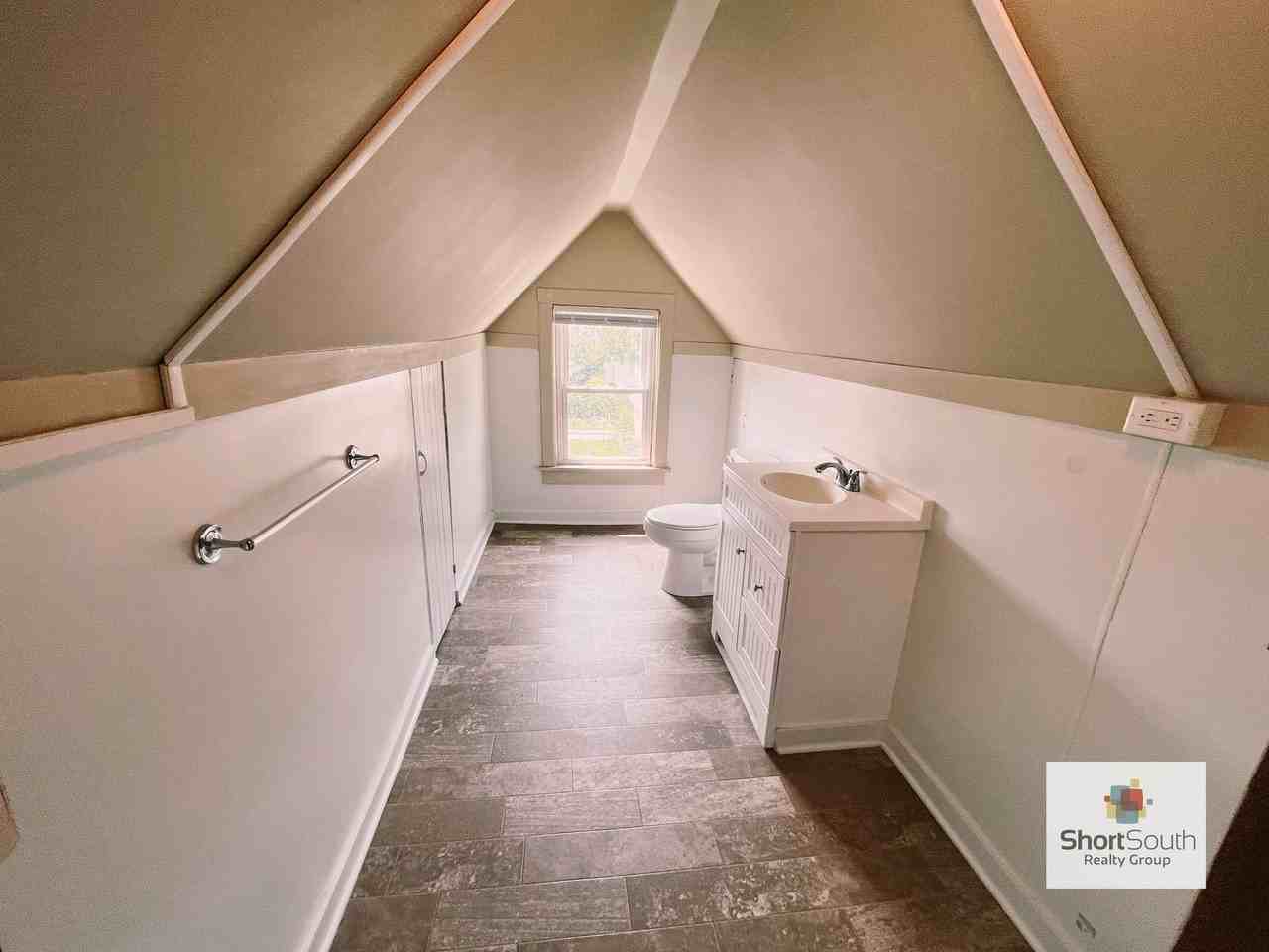 1030 Watson St Sw - Photo 7 of 17