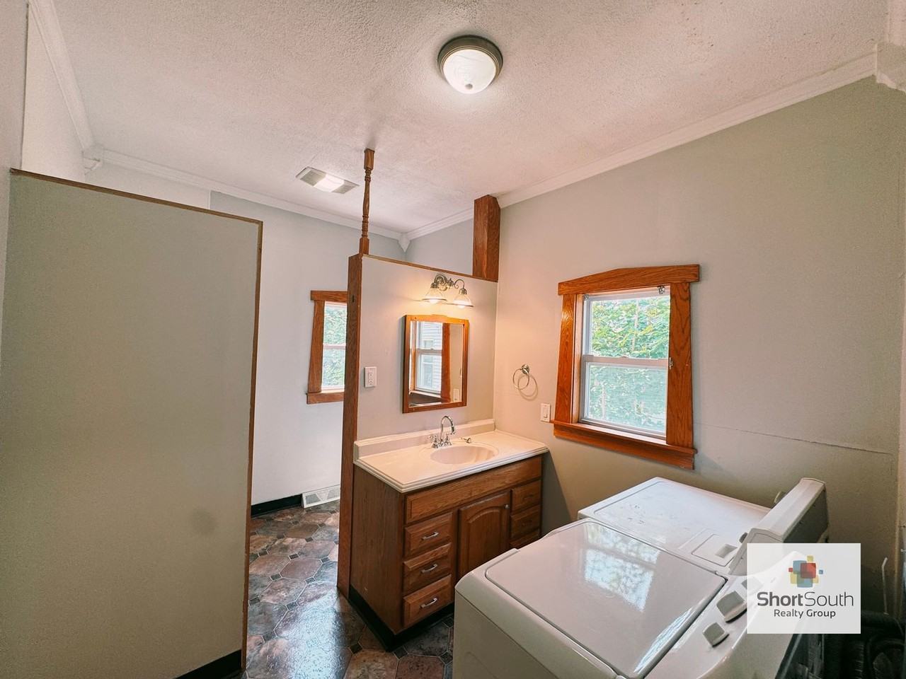1122 Watson St Sw - Photo 5 of 16