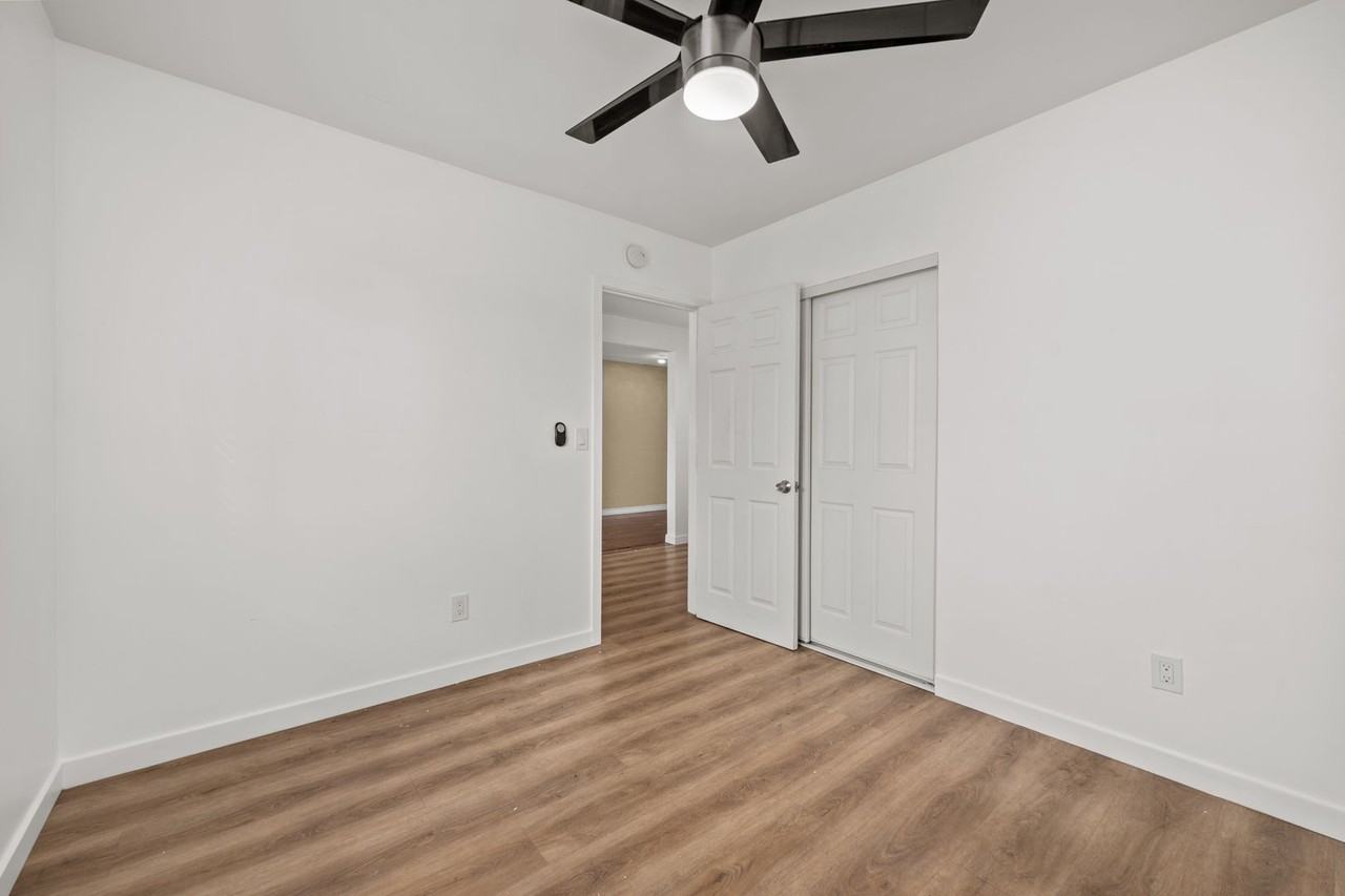 6233 Dorothy Dr - Photo 4 of 32