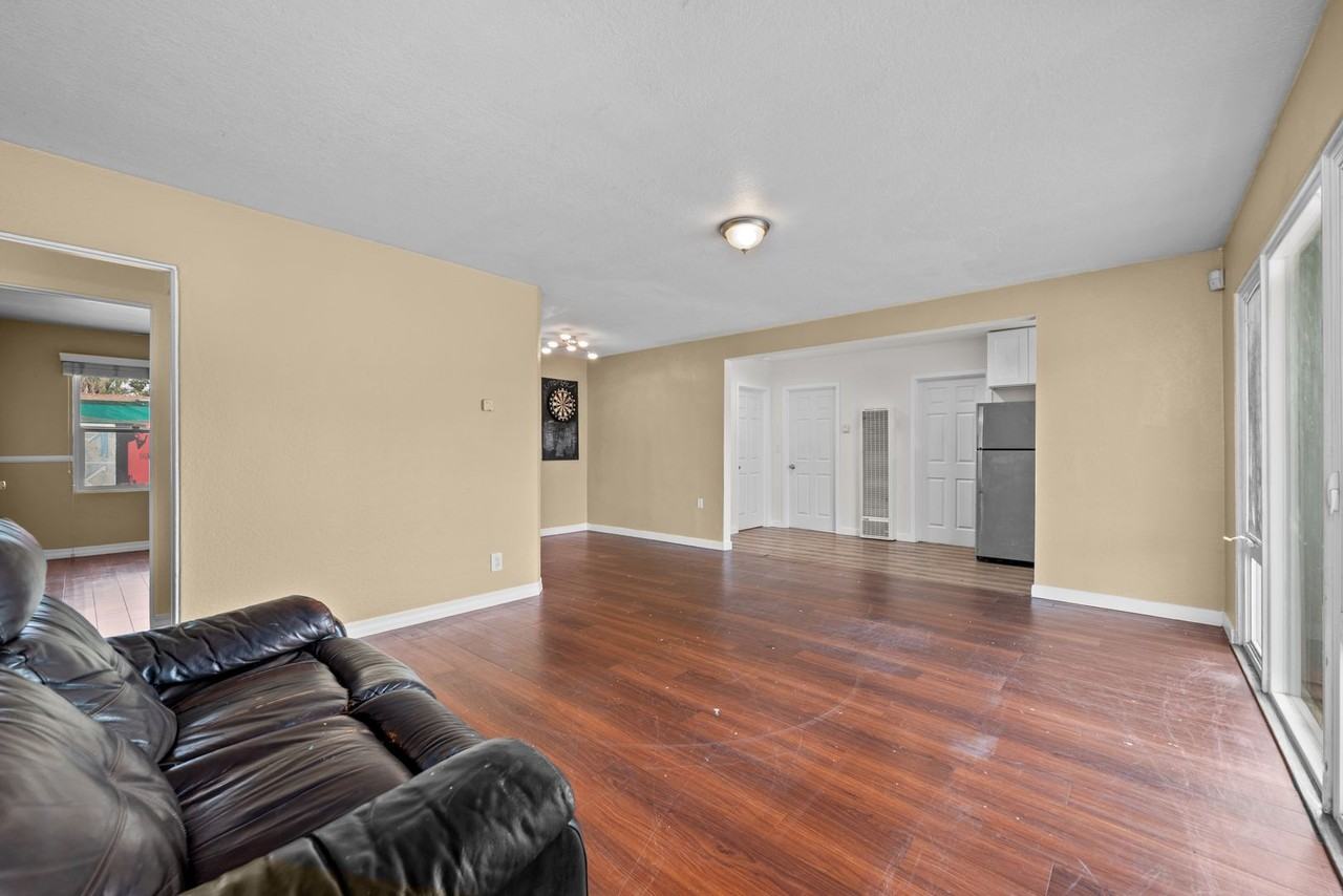 6233 Dorothy Dr - Photo 6 of 32