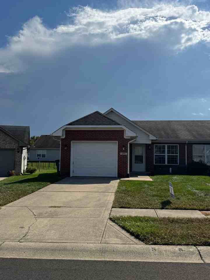 1073 Fairlane Ct - Photo 3 of 23