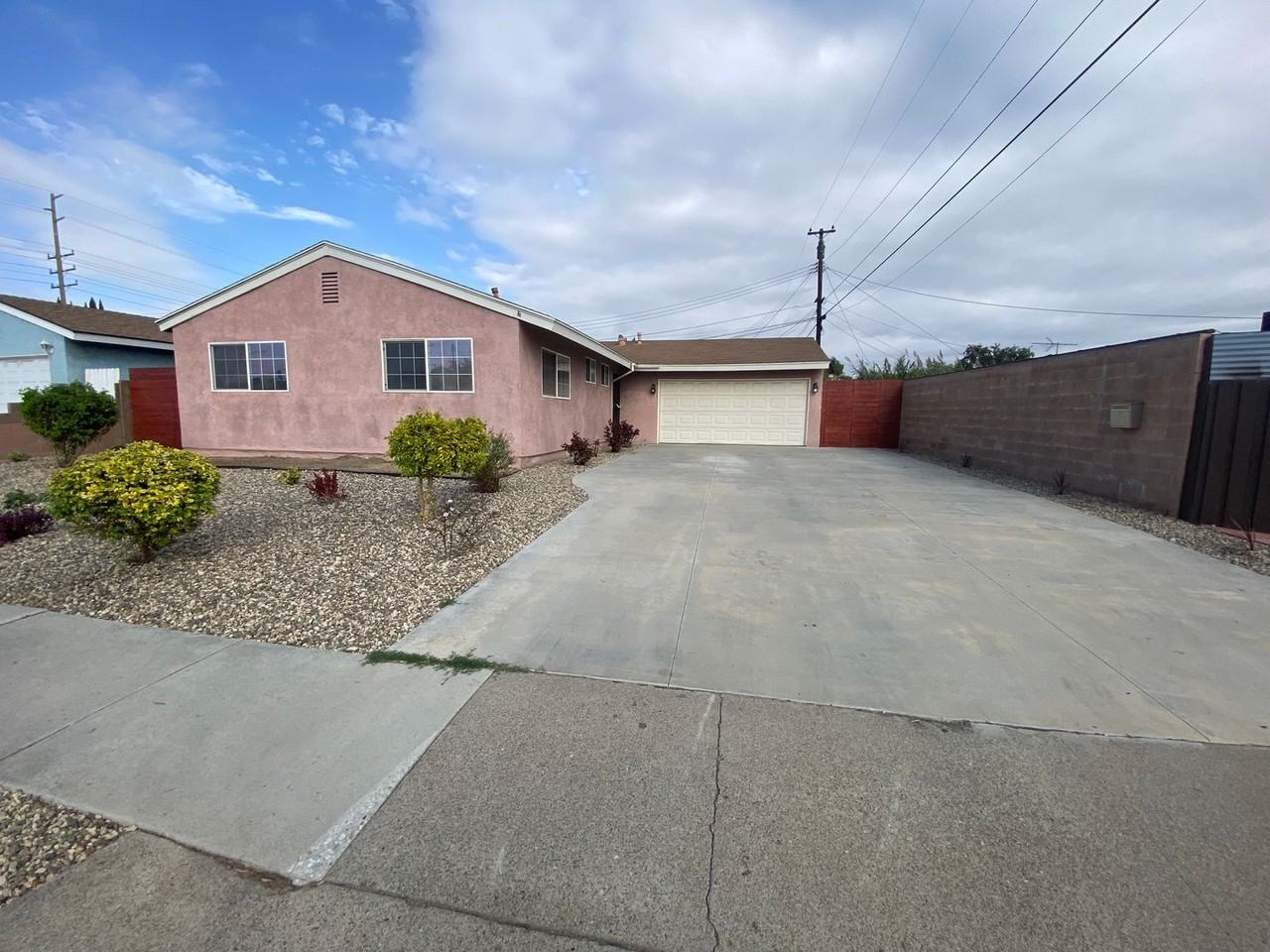 10022 Saint Michael Cir - Photo 3 of 39