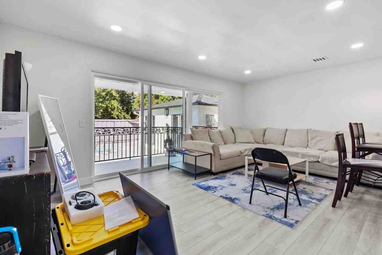 4946 63rd St - Photo 6 of 31