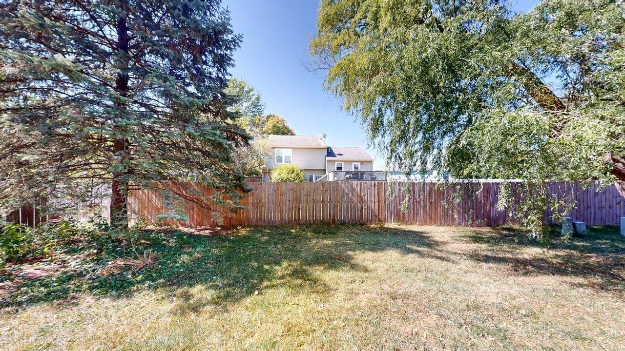 5709 Nike Dr - Photo 3 of 31