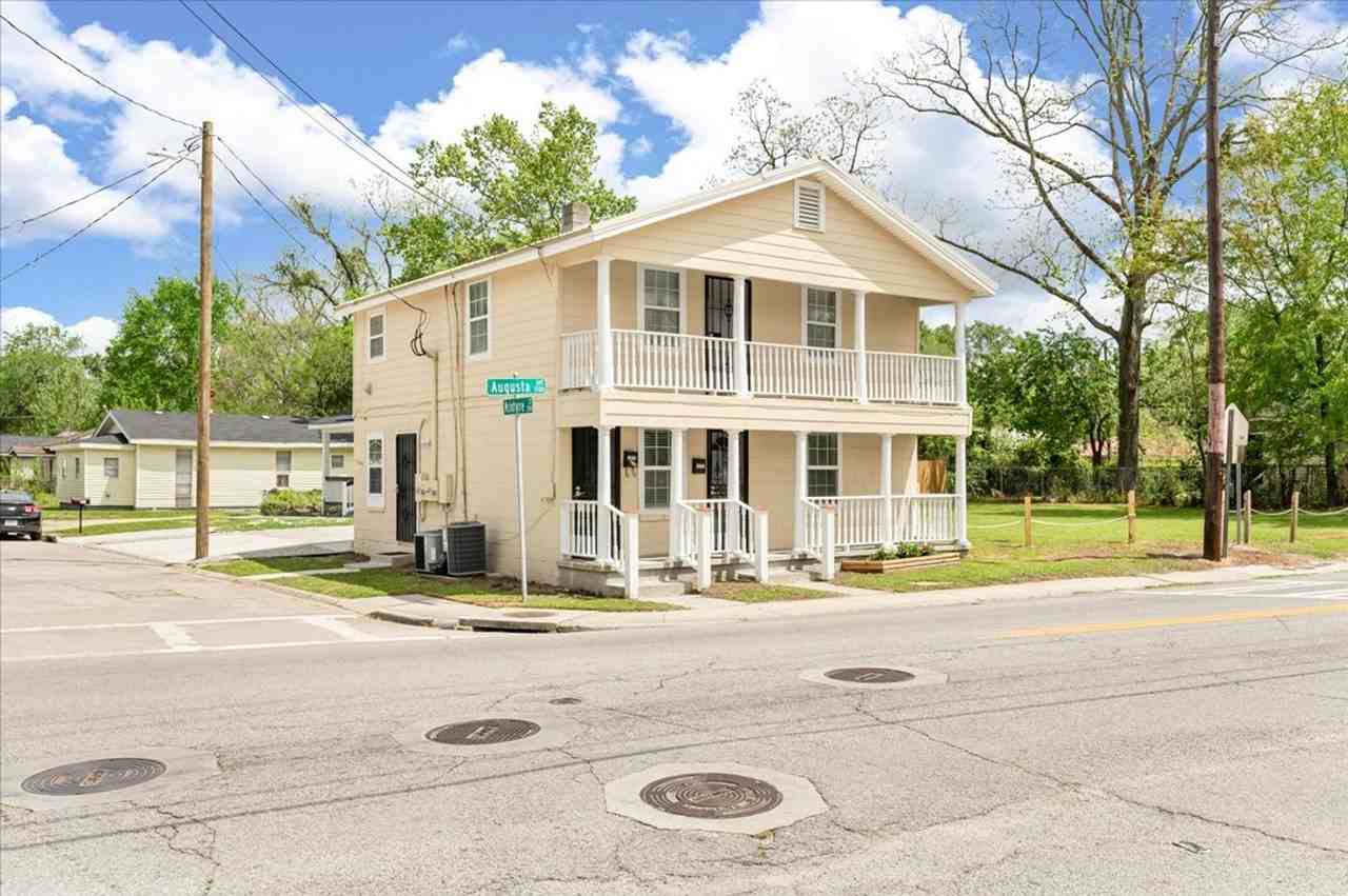 1514 1/2 Augusta Ave - Photo 7 of 33