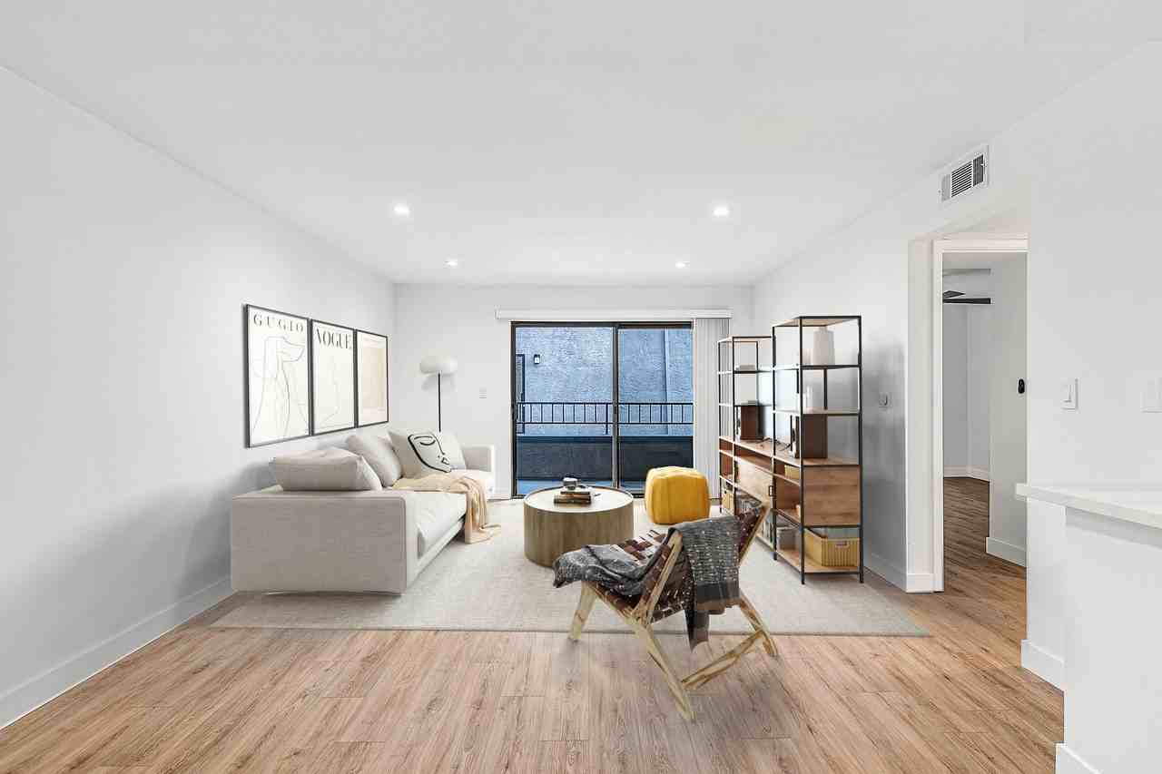 5807 Laurel Canyon Blvd - Photo 2 of 13