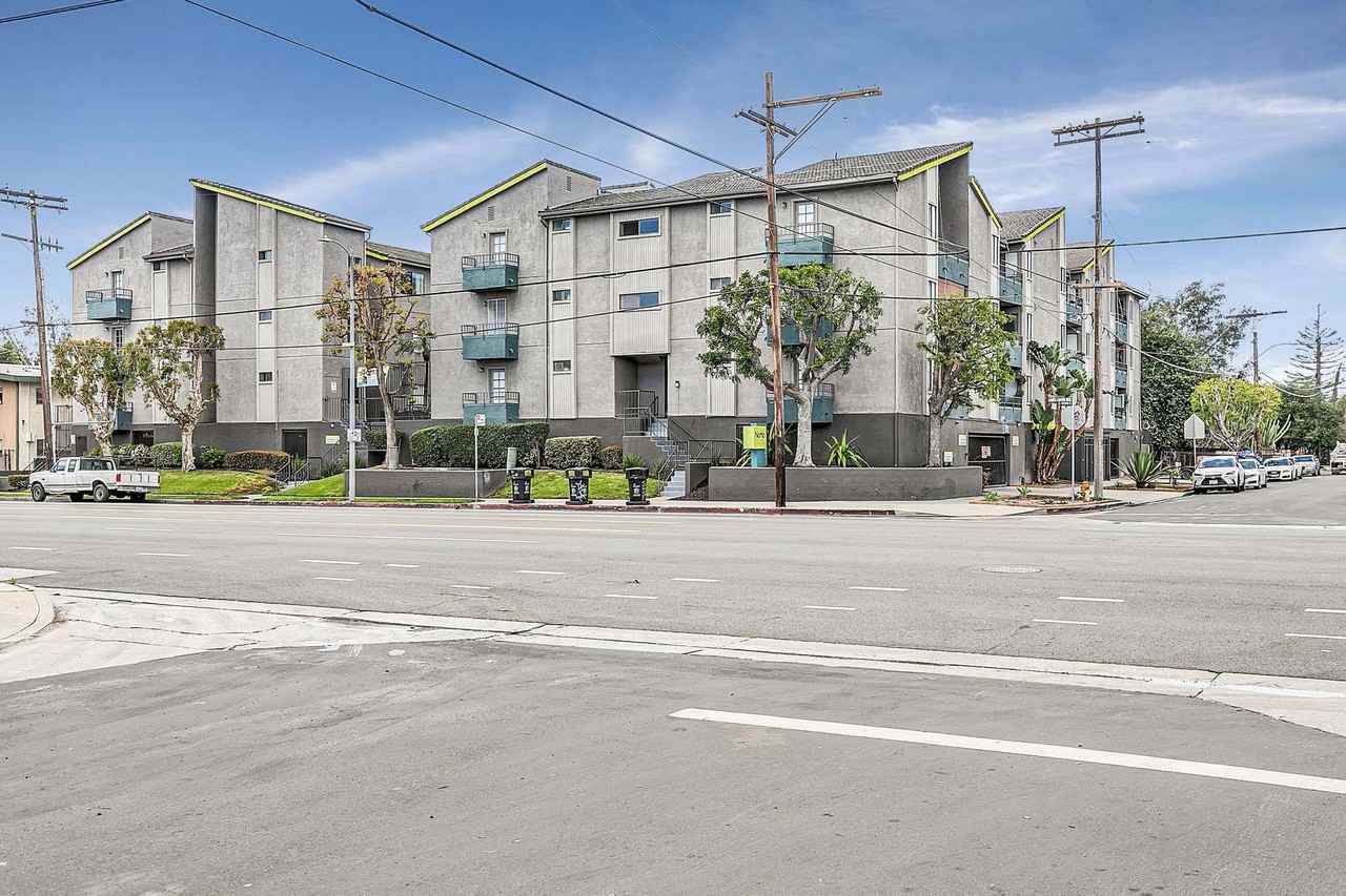 5807 Laurel Canyon Blvd - Photo 4 of 13