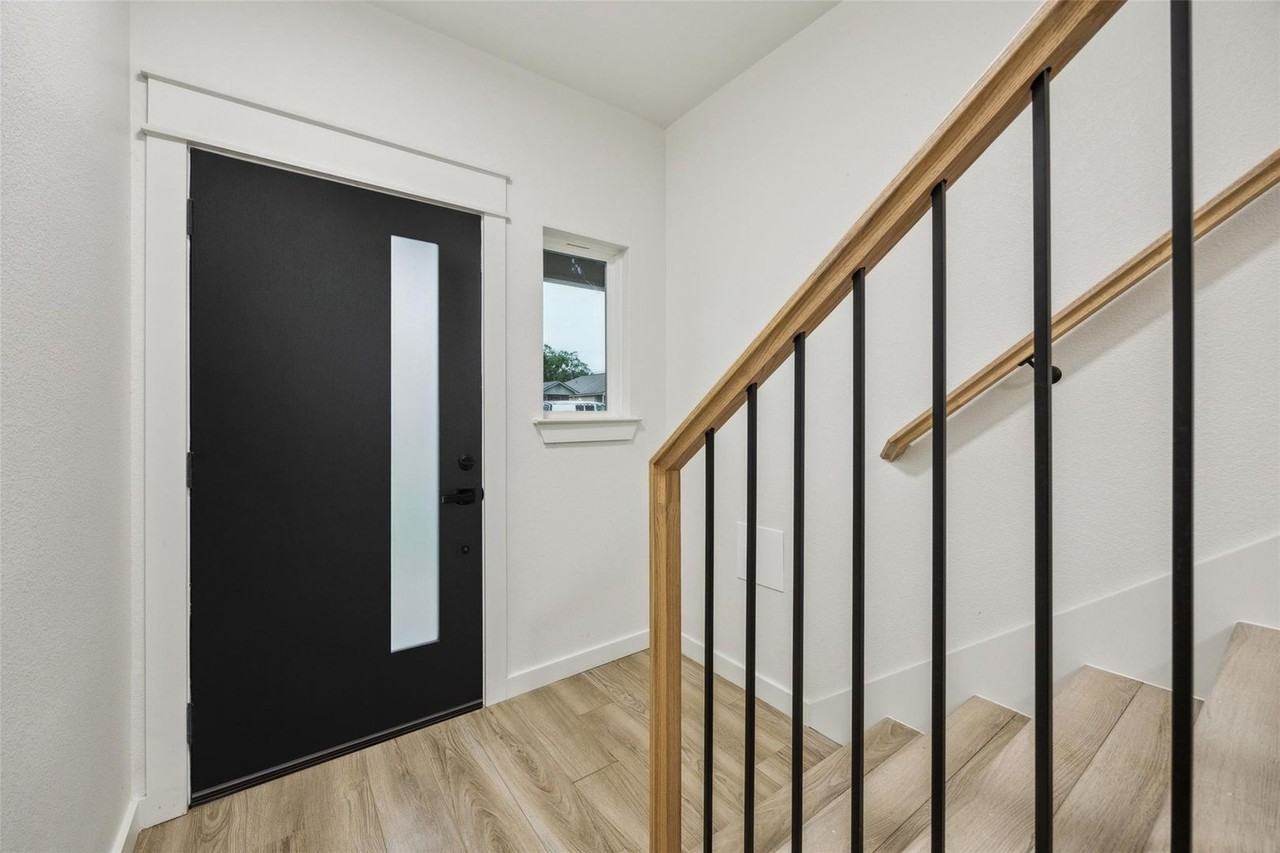 5210 Calloway St - Photo 2 of 16