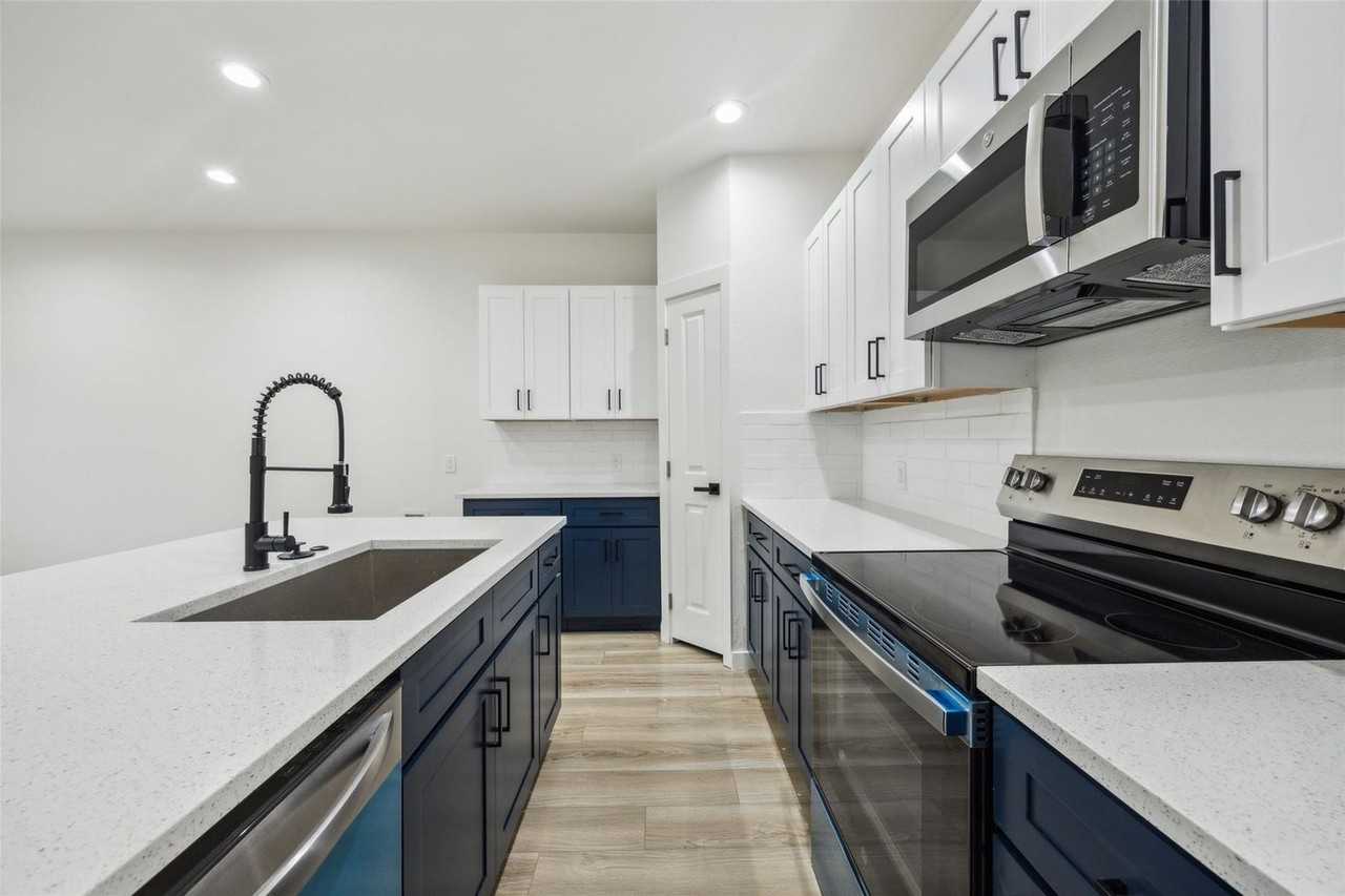 5210 Calloway St - Photo 7 of 16