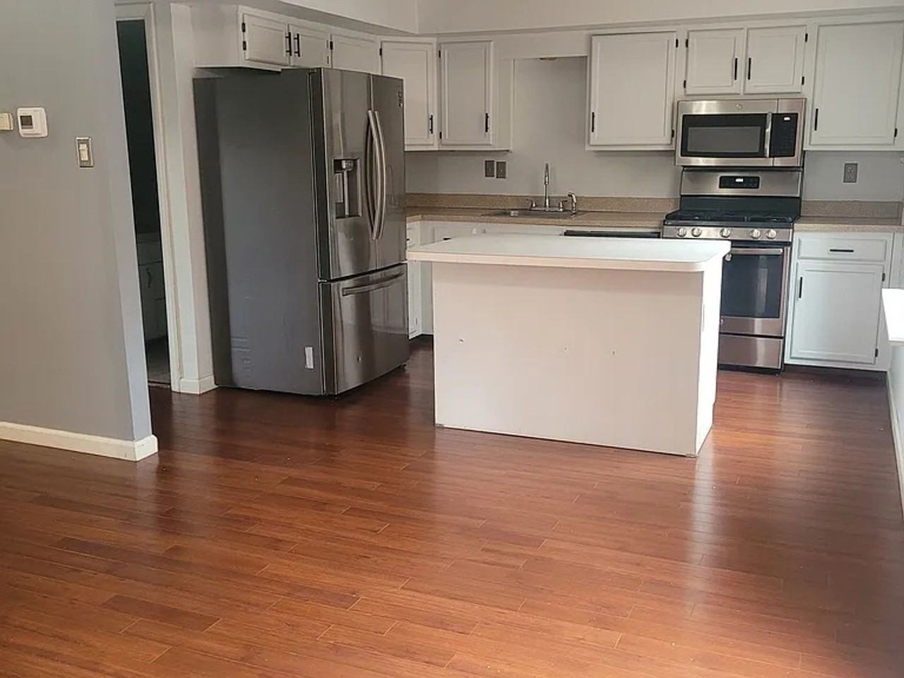 8-1 Heather Hts - Photo 3 of 35