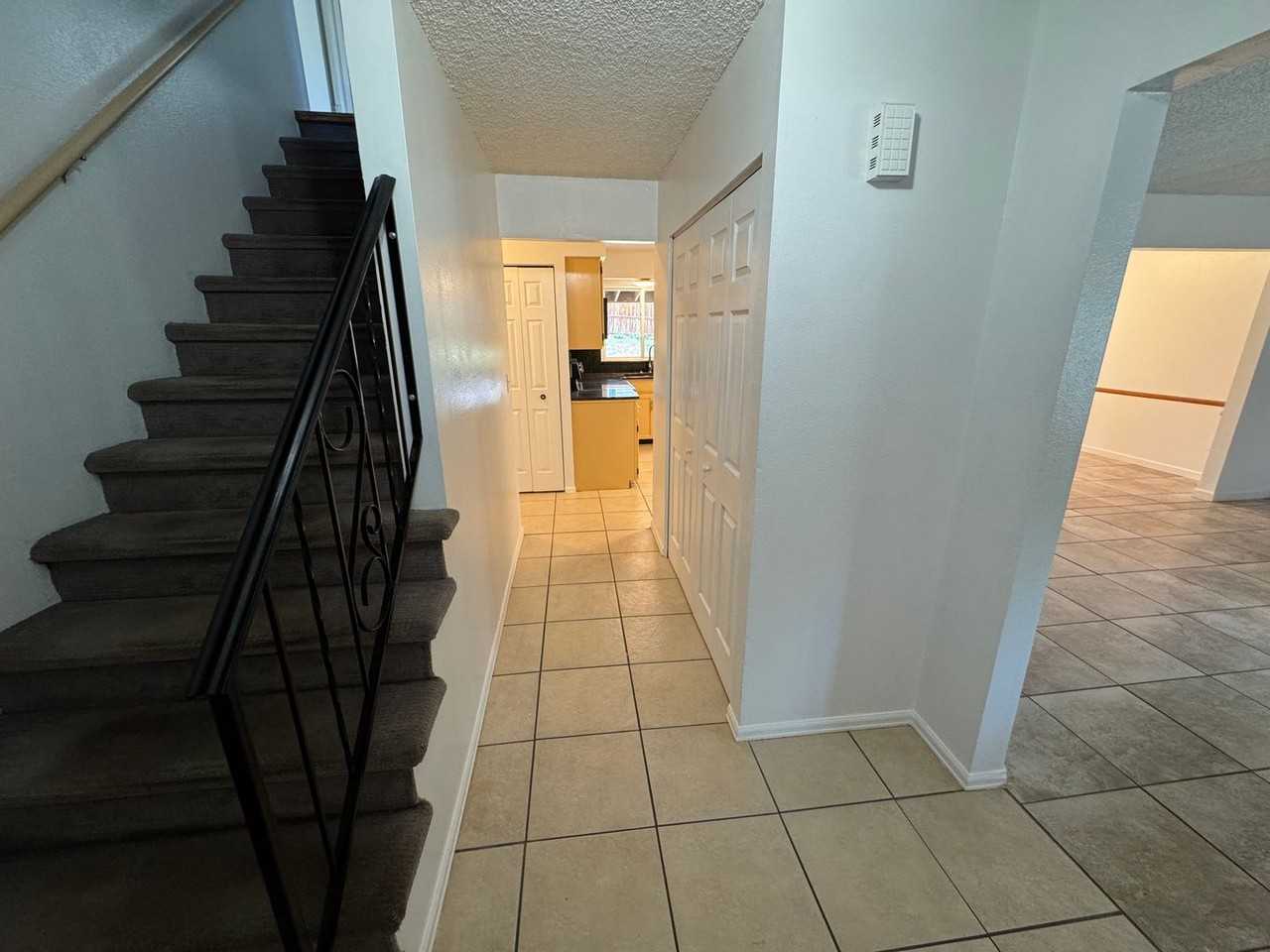 4709 S Ward Way - Photo 4 of 38