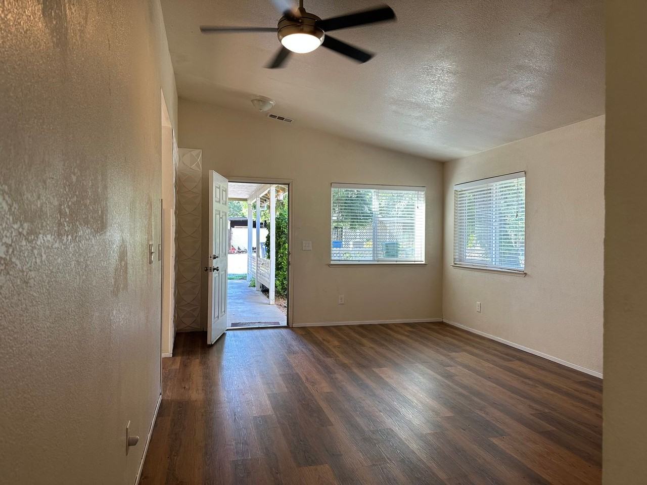 35 Rose Ln - Photo 2 of 16