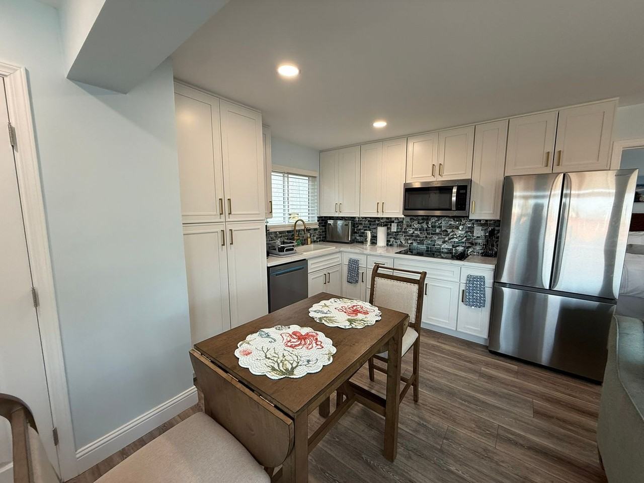 108A Erna Way - Photo 2 of 18