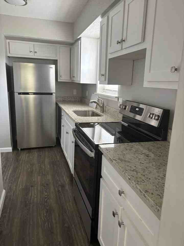 2711 Clayton Drive Northwest - Photo 5 of 16