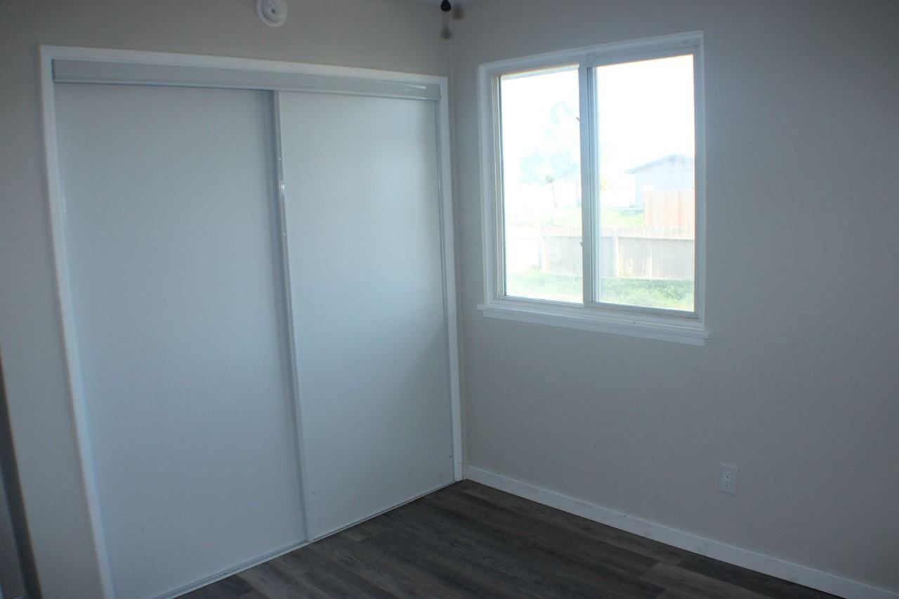 21241 79th St - Photo 6 of 15