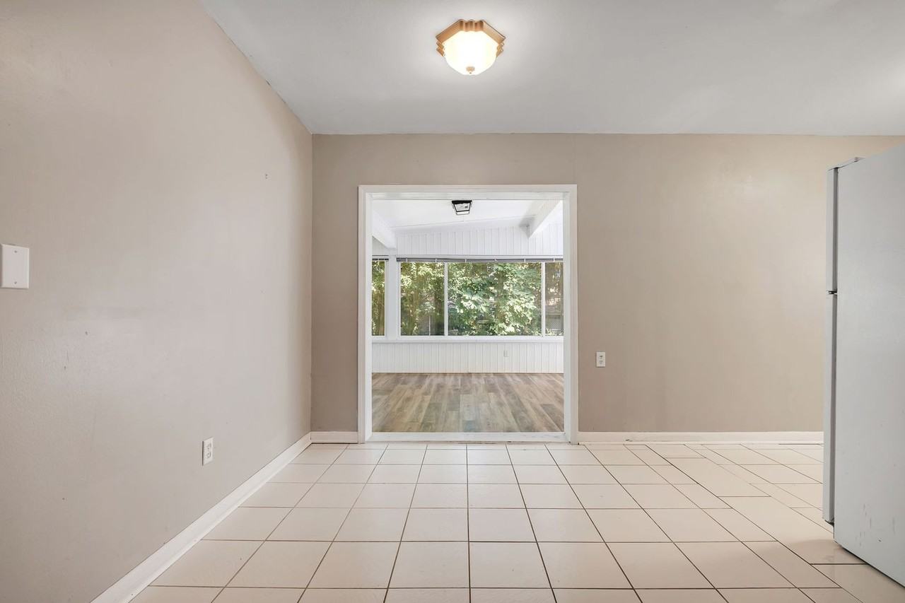 1109 Buckingham Dr - Photo 7 of 24