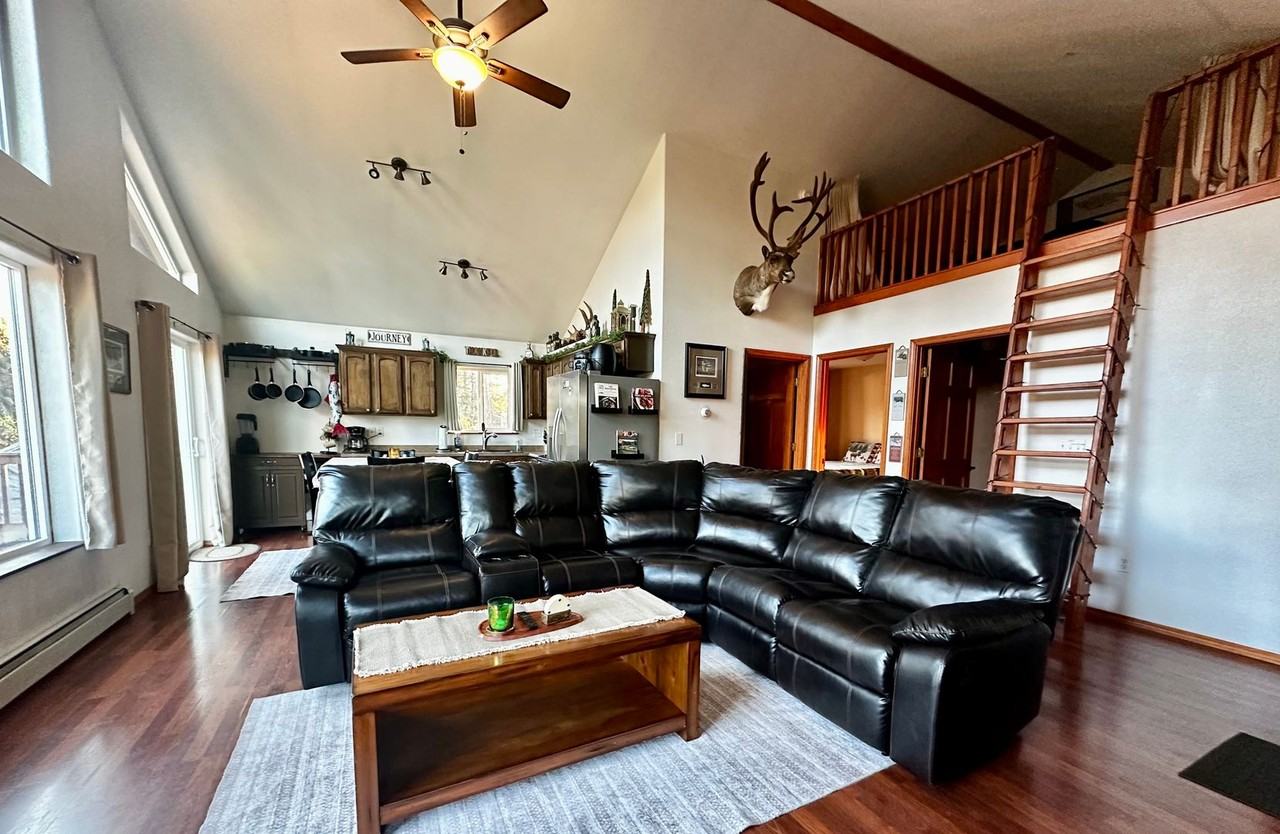 36046 Jakes Cir - Photo 2 of 12