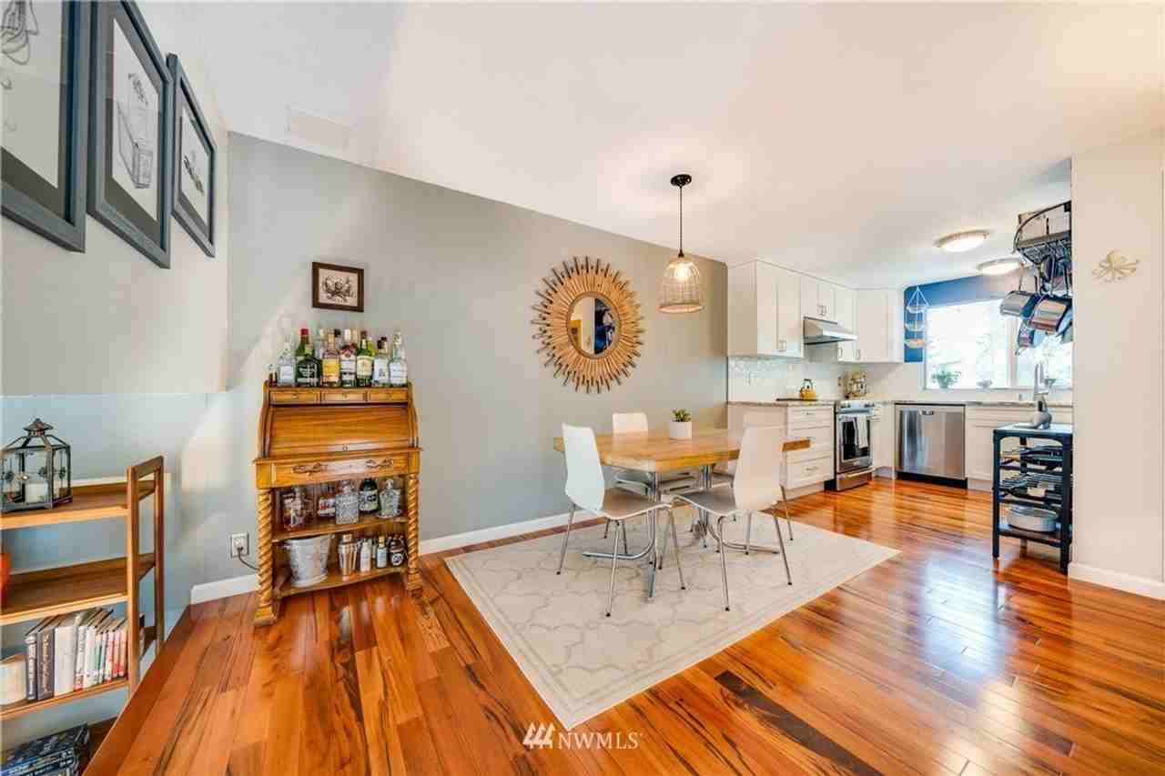 916 N 165th St #7 - Photo 5 of 22