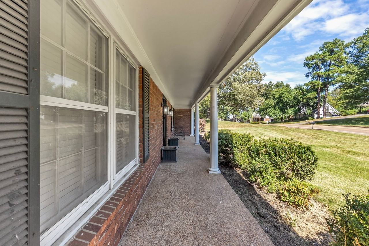 1807 Poplar Estates Pkwy - Photo 3 of 34