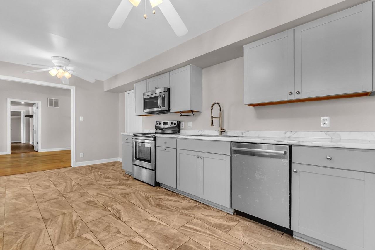 1807 Poplar Estates Pkwy - Photo 7 of 34