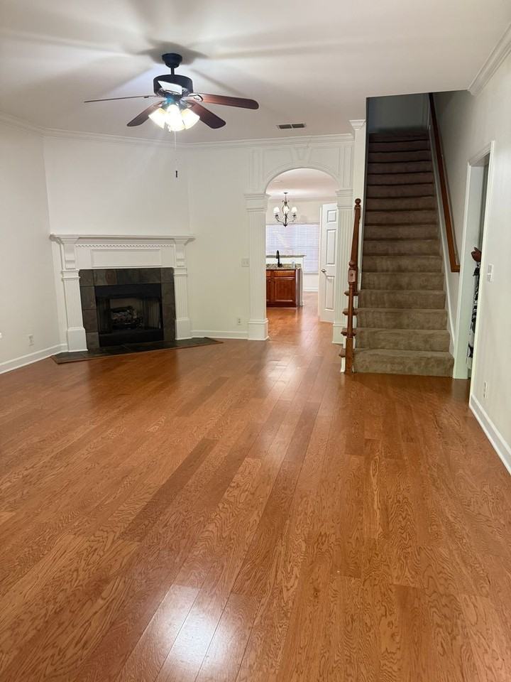 2136 Cason Ln - Photo 2 of 21