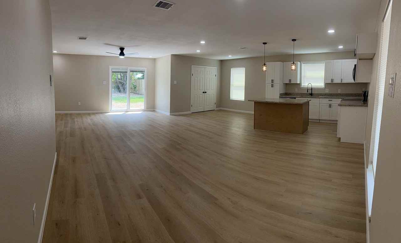 1407 W Donovan St #NA - Photo 3 of 17